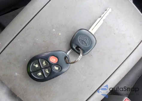 2004 Toyota Sienna Xle Limited z USA, uszkodzony, nr VIN 5TDZA22C54S035854